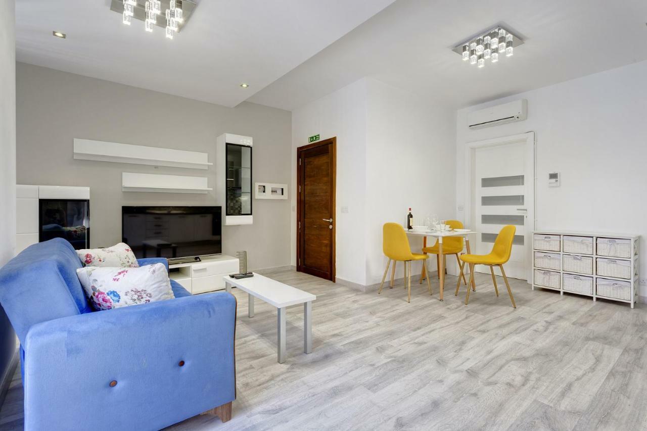 Splendid Apartment, Steps Away From The Sea Sliema Bagian luar foto