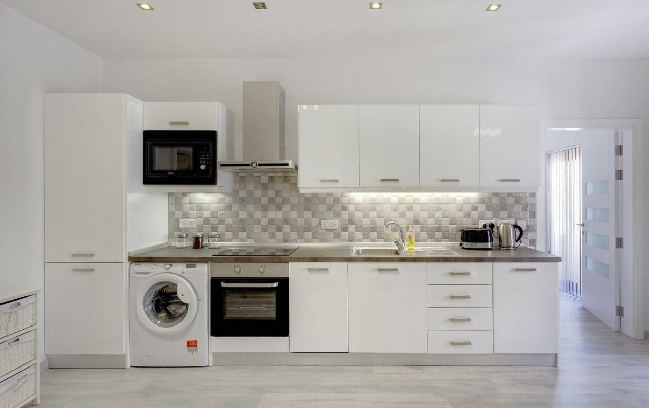 Splendid Apartment, Steps Away From The Sea Sliema Bagian luar foto