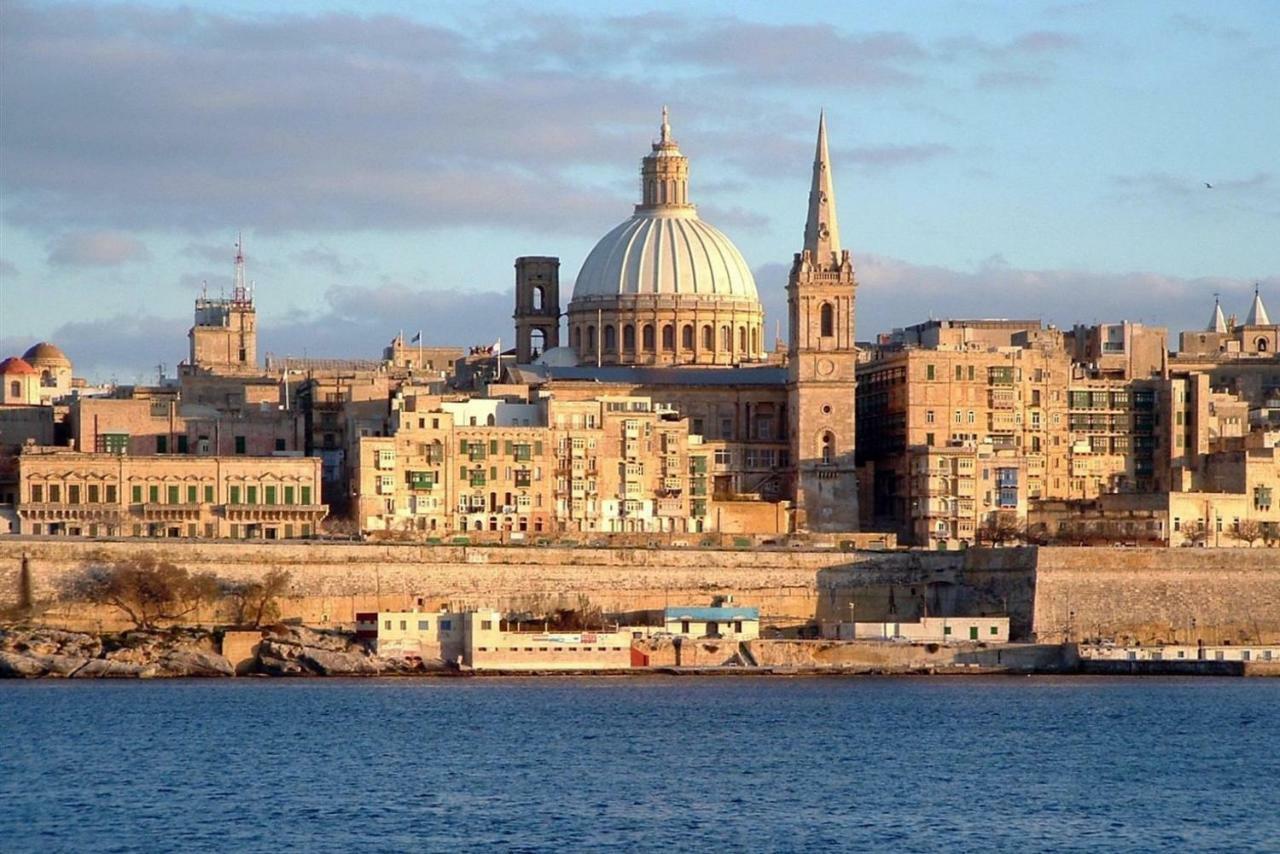 Splendid Apartment, Steps Away From The Sea Sliema Bagian luar foto