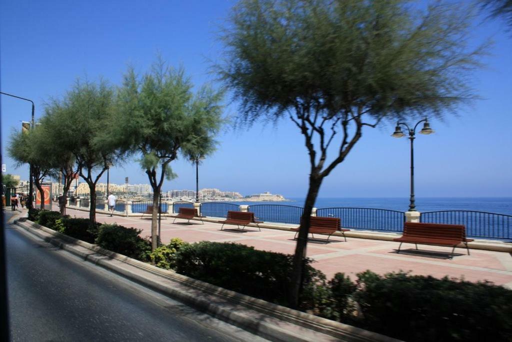 Splendid Apartment, Steps Away From The Sea Sliema Bagian luar foto